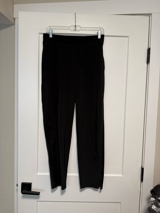 Athleta Pants - Athleta Trekkie pants black size 6